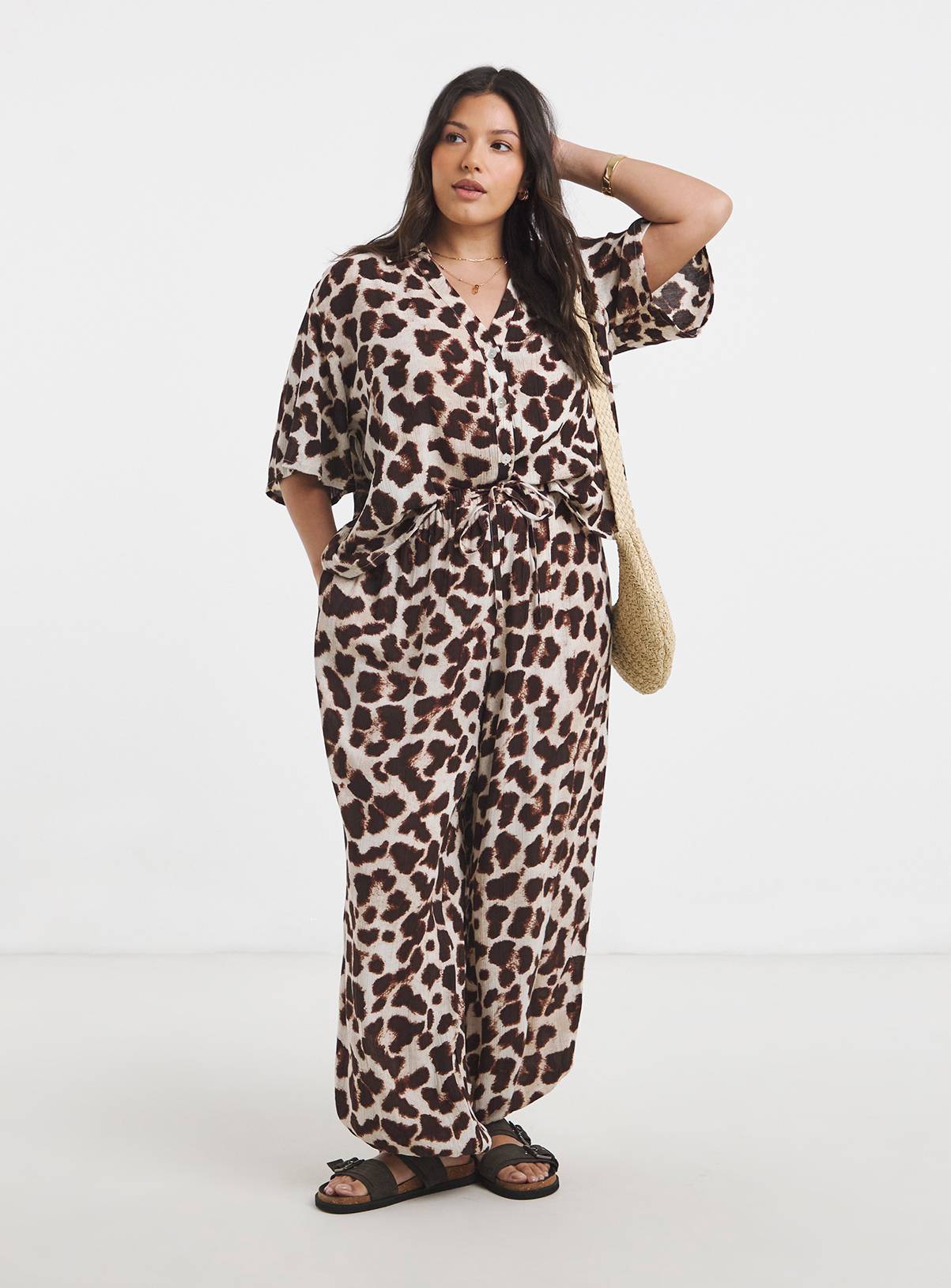 SIMPLY BE Leopard Crinkle Balloon Trouser 32 - Image 3